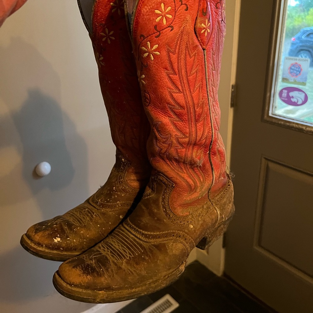 Old Ariat Tall Top Cowboy Boots